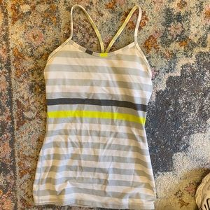 Lululemon y tank